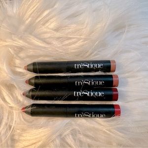 Treatique Whole Face Color Kit.  All in One set for your glam self!